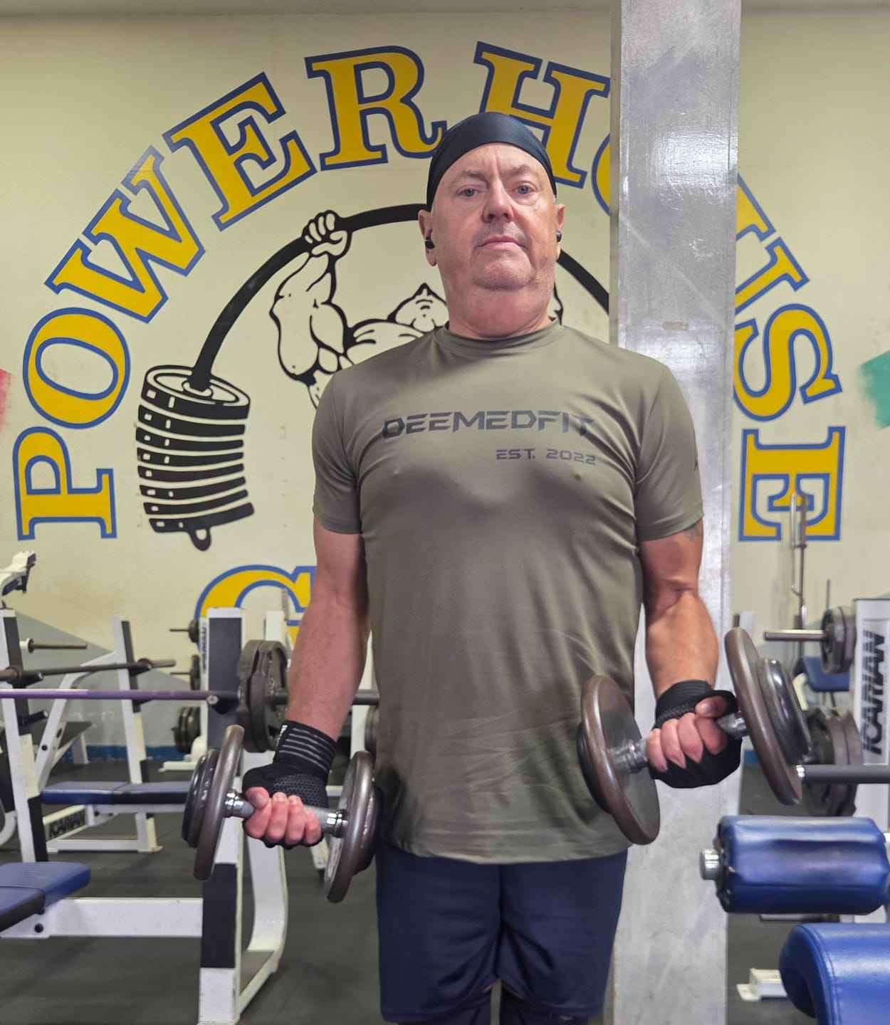 Customer photo review of Men’s Gym Tee “Compellence” -Olive