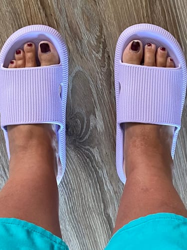 Customer photo review of HappyFlops