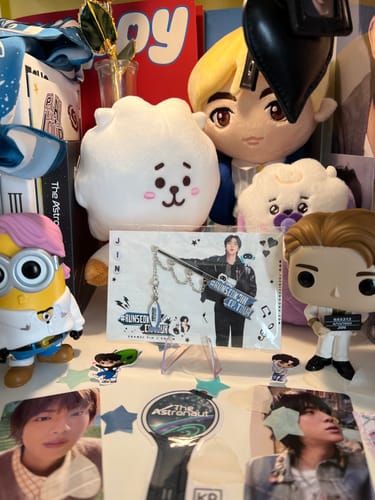 Customer photo review of (PREORDER) Jin 2025 Tour Pin