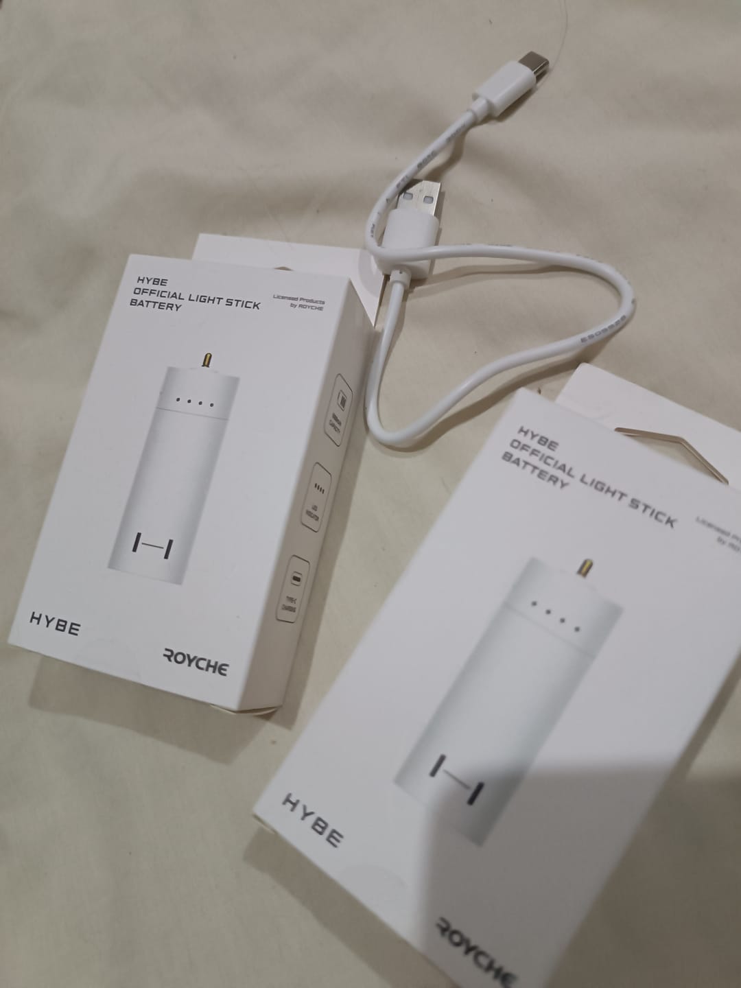 Customer photo review of HYBE OFFICIAL LIGHT STICK BATTERY