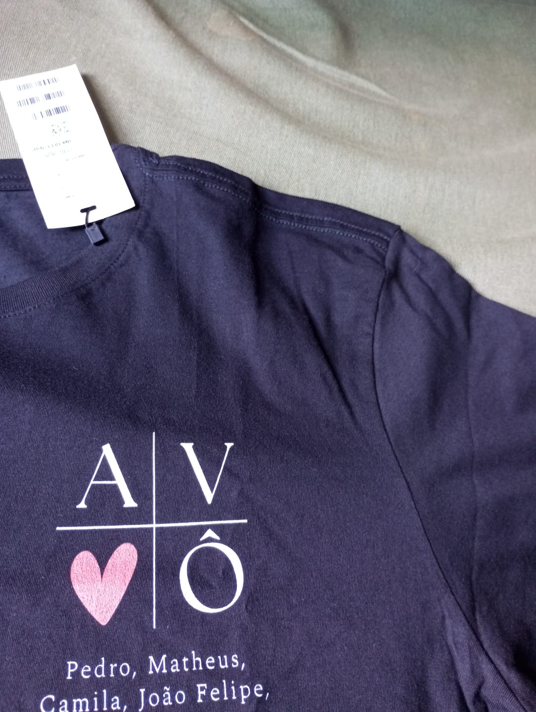 Customer photo review of Camiseta Personalizada AVÔ MINIMALISTA - Algodão 100%