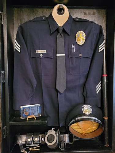 Customer photo review of LAPD Los Angeles Police Cap Badge Hat Insignia Replica Movie Props