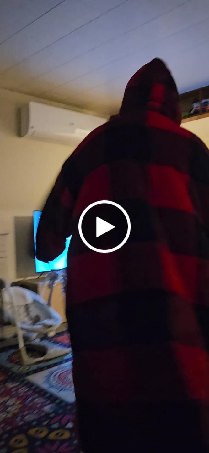 Customer video review of EXTRA LONG ADULTS BLANKET HOODIE - RED PLAID