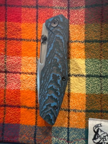 Customer photo review of Null Knives Raikou – 3.50" Vanax Wharncliffe Blade, Black Ti & Arctic Storm Carbon Fiber Handle