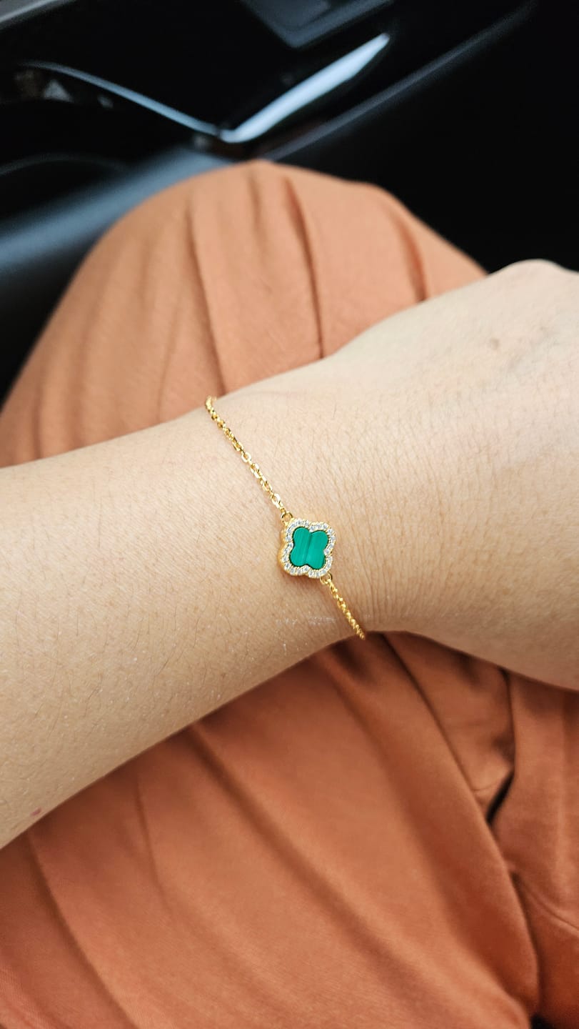 Customer photo review of Vintage Clover Malachite Chain Bracelet