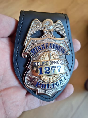 Customer photo review of US MPD Minneapolis Police Officer Badge #1277