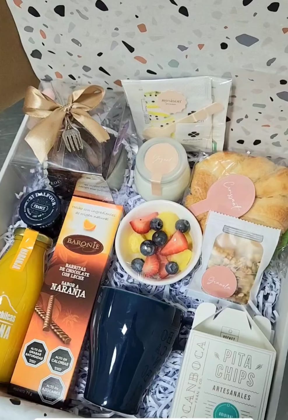 Customer photo review of Box Feliz Cumpleaños
