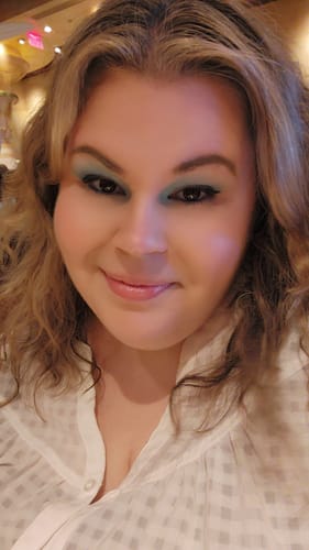 Customer photo review of P.Louise Make it Reign Eyeshadow Palette