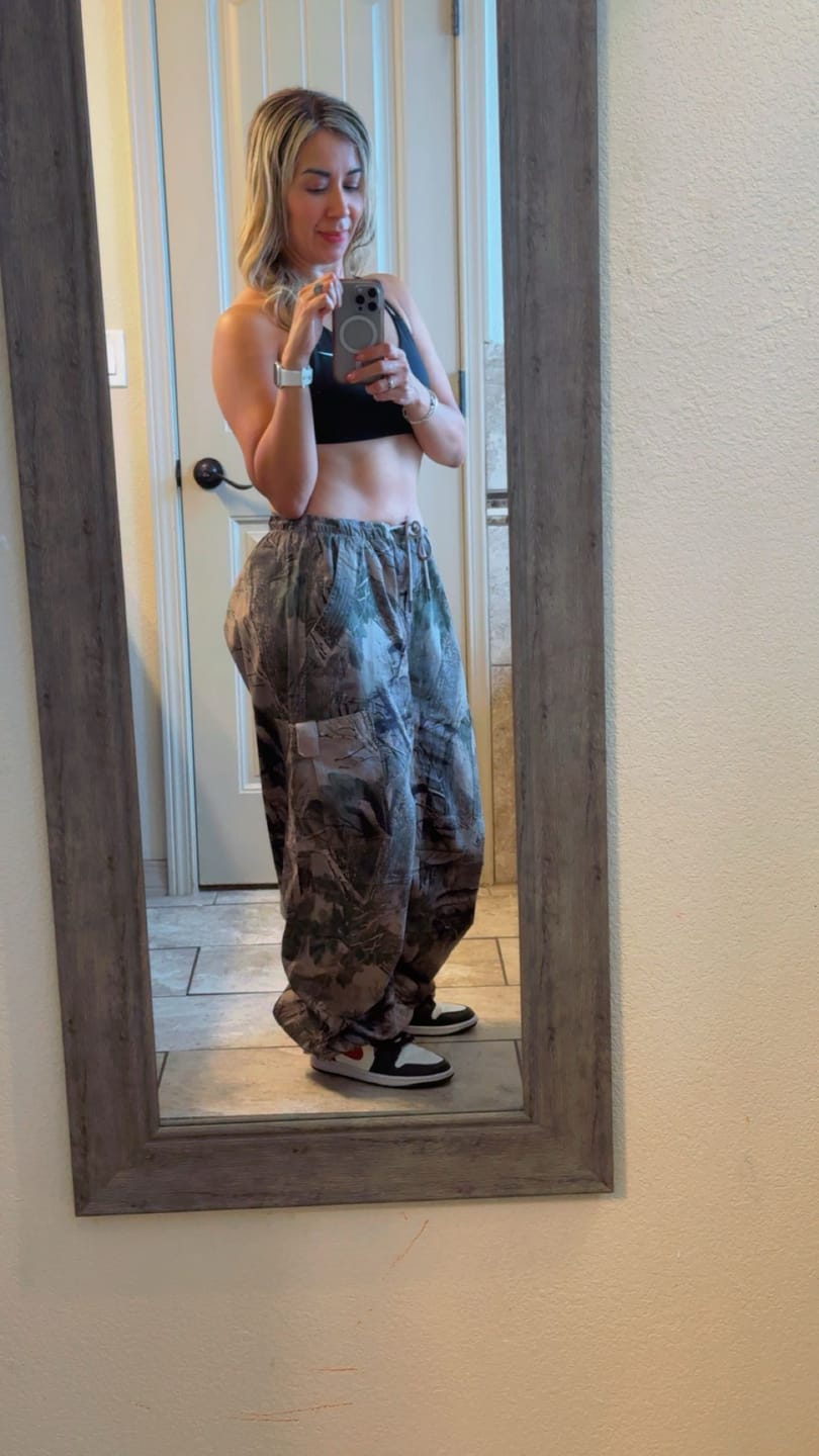 Customer photo review of W283 Off-Duty pants