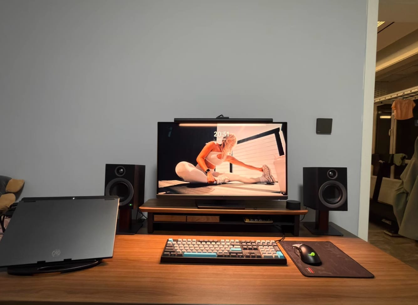 Customer photo review of Edifier Desktop Speaker Stand Wood