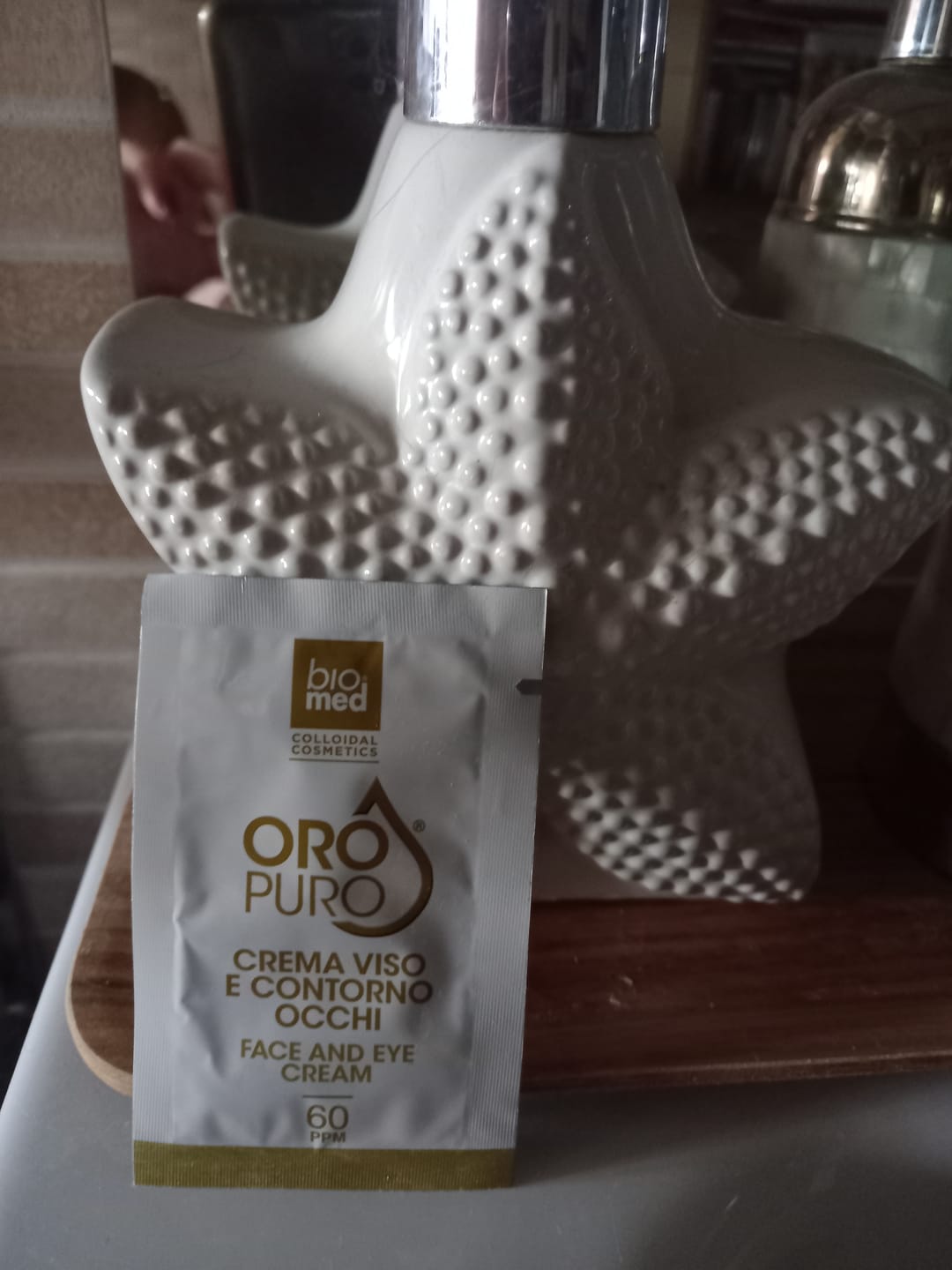 Customer photo review of CREMA VISO E CONTORNO OCCHI RIGENERANTE ALL'ORO COLLOIDALE ATTIVO 60ppm - BIOMED 50ml