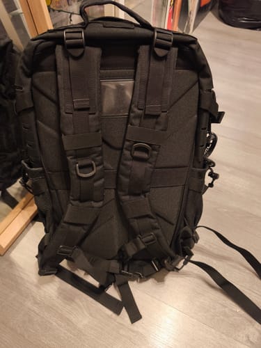 Customer photo review of Mochila Táctica V2 45L All In Negro