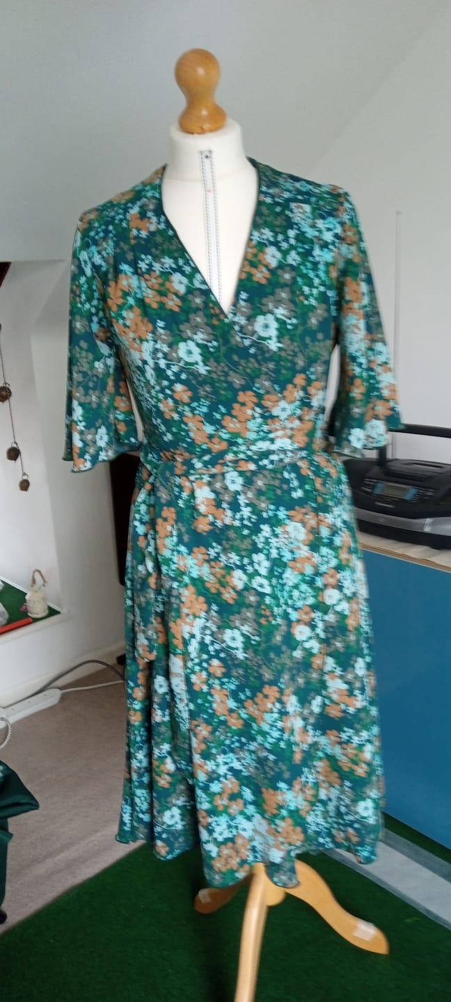 Customer photo review of Blossoming Flowers Polyester Crepe Fabric