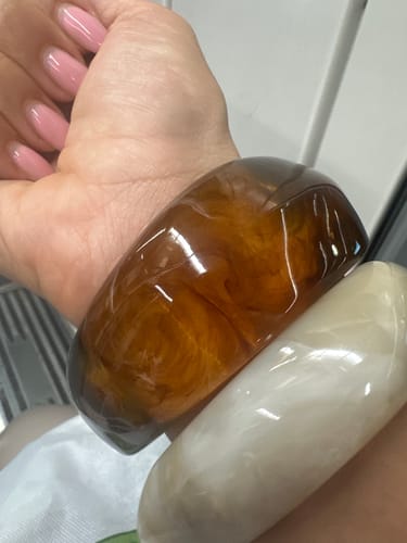 Customer photo review of CACAO ROUNDED BANGLE