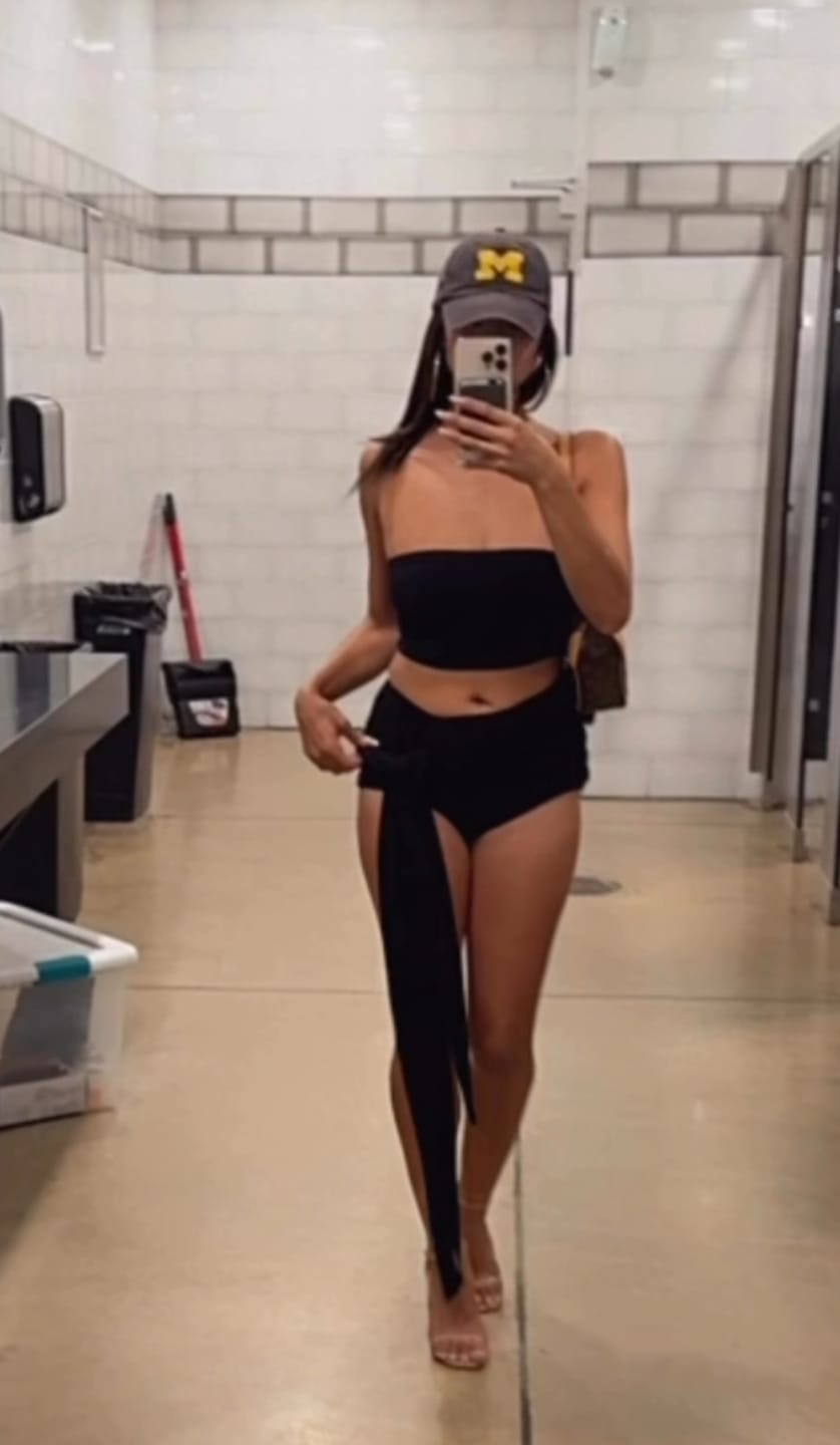 Customer photo review of Mia Top - Black