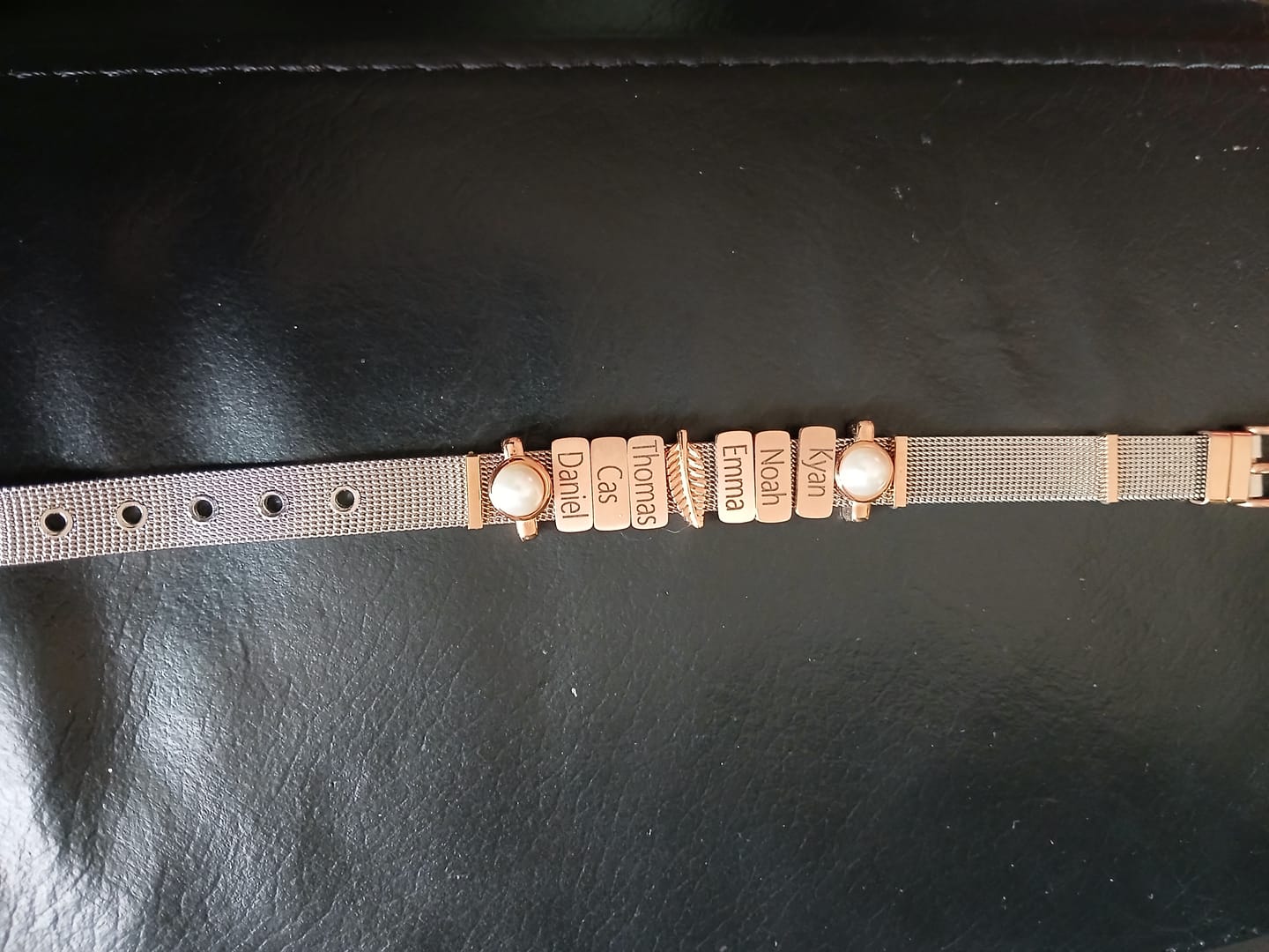 Customer photo review of Mesh charm name rosé gold