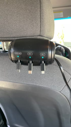Customer photo review of 3-in-1 Retractable Backseat Charger
