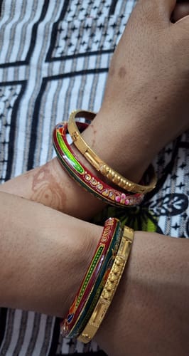 Customer photo review of "Aaj Ka Aabhushan" Red - Green Pola 916 22k