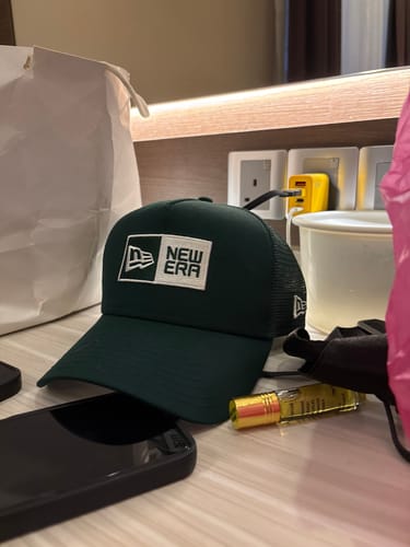 Customer photo review of 9FORTY A-Frame Trucker Box Logo Dark Green Snapback