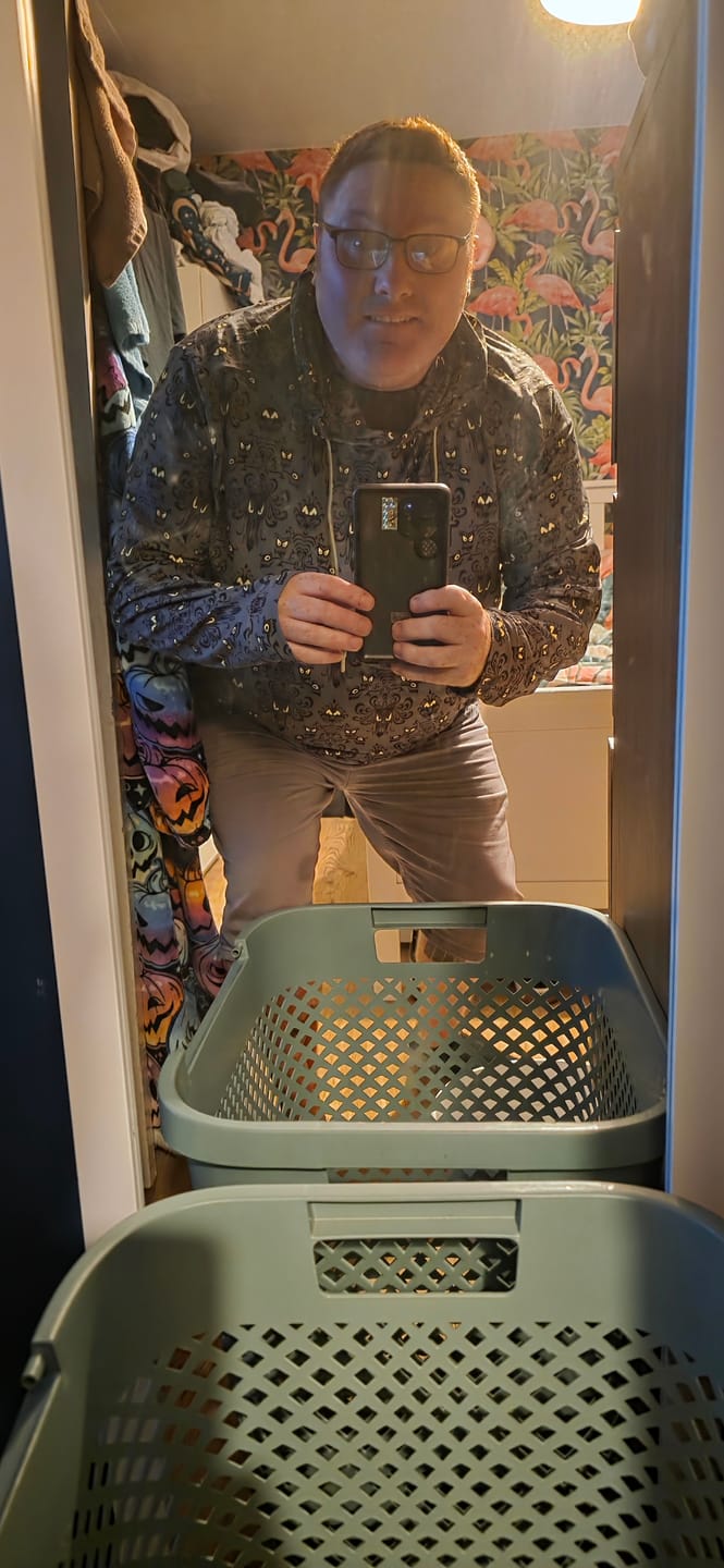 Customer photo review of Disney’s Haunted Mansion "Wall Creeps" – Performance Hoodie
