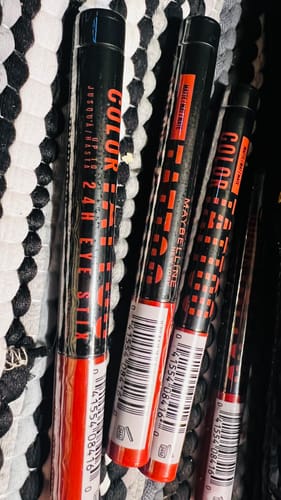 Customer photo review of Sombras de Ojos Color Tattoo Stix I Am Powerful Maybelline - Venta al por Mayor 12 Unidades (K56262)