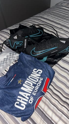 Customer photo review of Phantom GX DF Elite FG Bleu/Noir