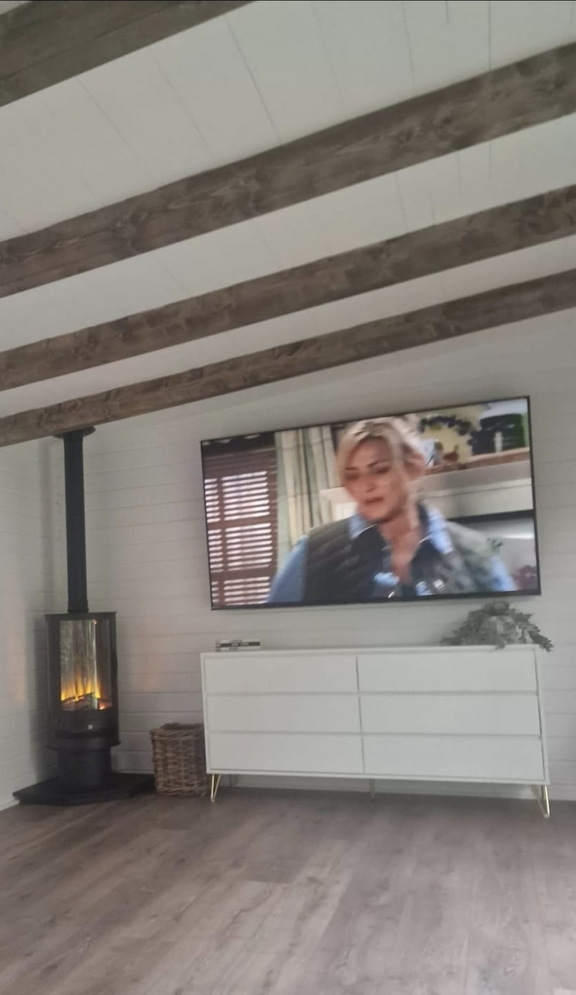 Customer photo review of Lea L (5.3x3.8m | 19.4m2 | 44mm) Pent Garden Room with Sliding Doors (Double Glazing Available)