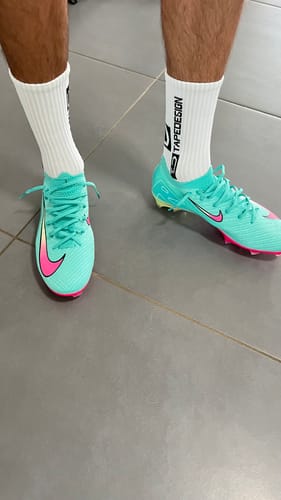Customer photo review of VAPOR 13 ELITE FG MBAPPÉ ROSA - ROSE/BLANC/ARGENT