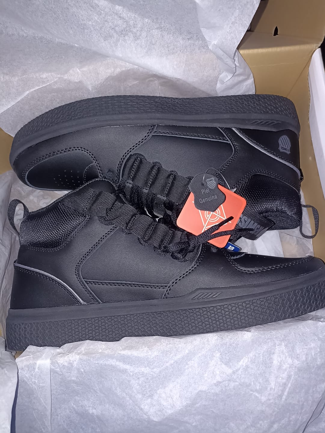 Customer photo review of Tenis Roof Mid Men
