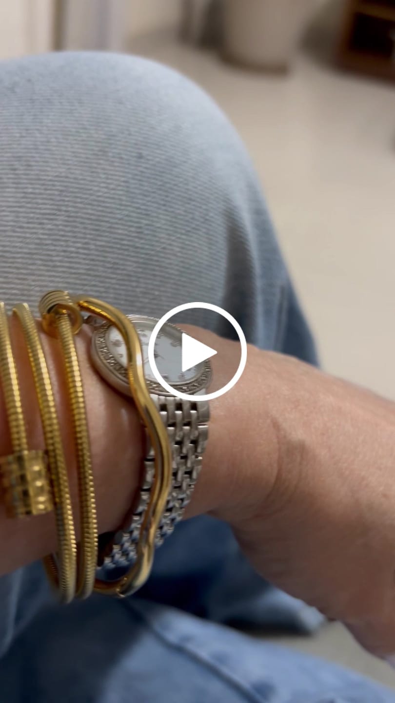 Customer video review of Bracelete Espiral Tríplice Banhada em Ouro 18K
