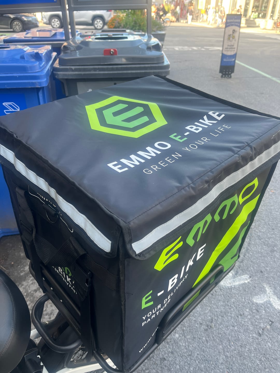 Customer photo review of EMMO Delivery Bag + Rack combo