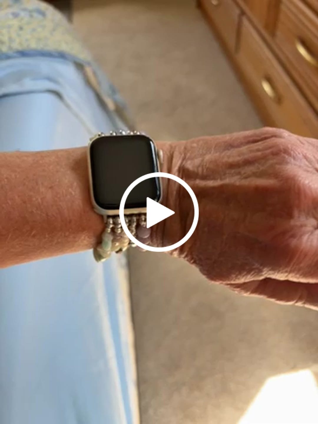 Customer video review of Seaside Dreams Stretch Apple Watch Strap