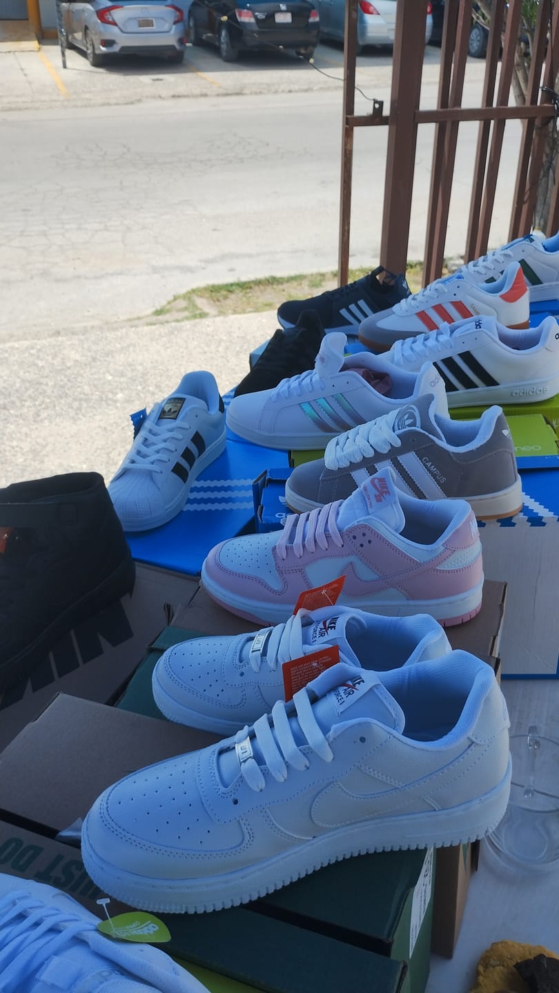 Customer photo review of Tenis 270 Blanco Total