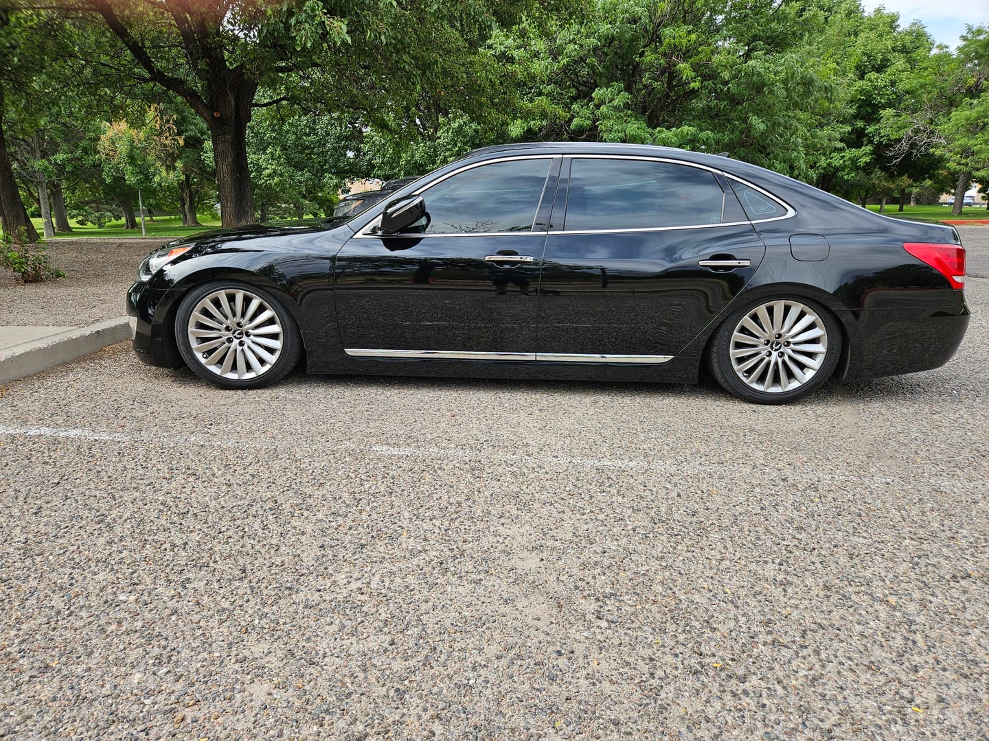 Customer photo review of 2014-2016 Hyundai Equus Air Suspension Conversion/Delete Kit With Light Module (EQ14FM)