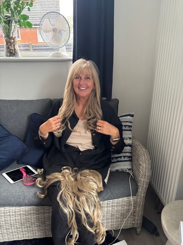 Customer photo review of Clip in Volume Bouncy - 20" - Easilocks -  HD Memory Fibre Technology  - 180g of Full Volume Hair - Heat-Resistant Up to 150 degrees