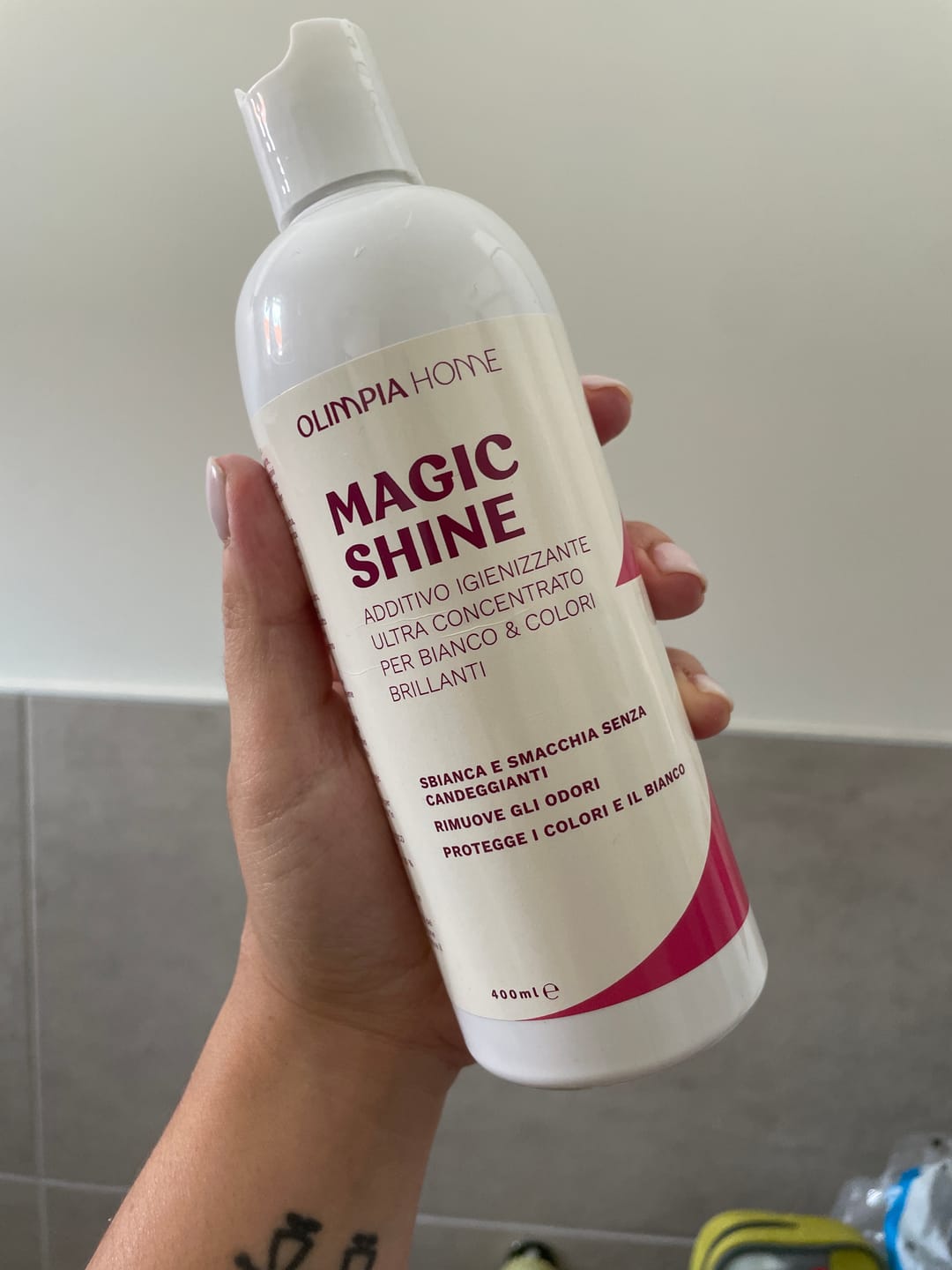 Customer photo review of Magic Shine - Additivo Igienizzante Ultra Concentrato per Bianco & Colori Brillanti Ml.400