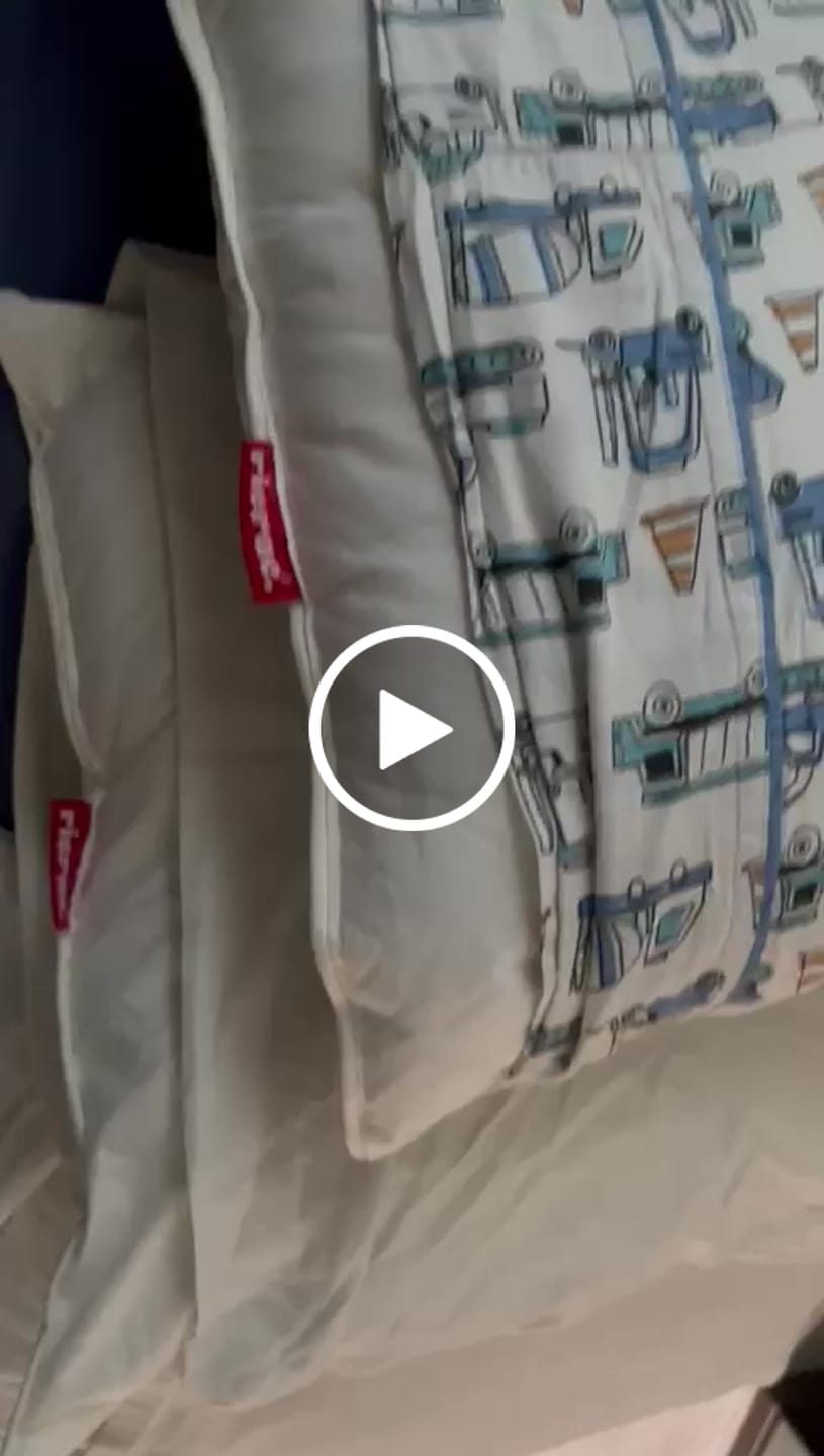 Customer video review of Luxurious Plain Hotel Pillow