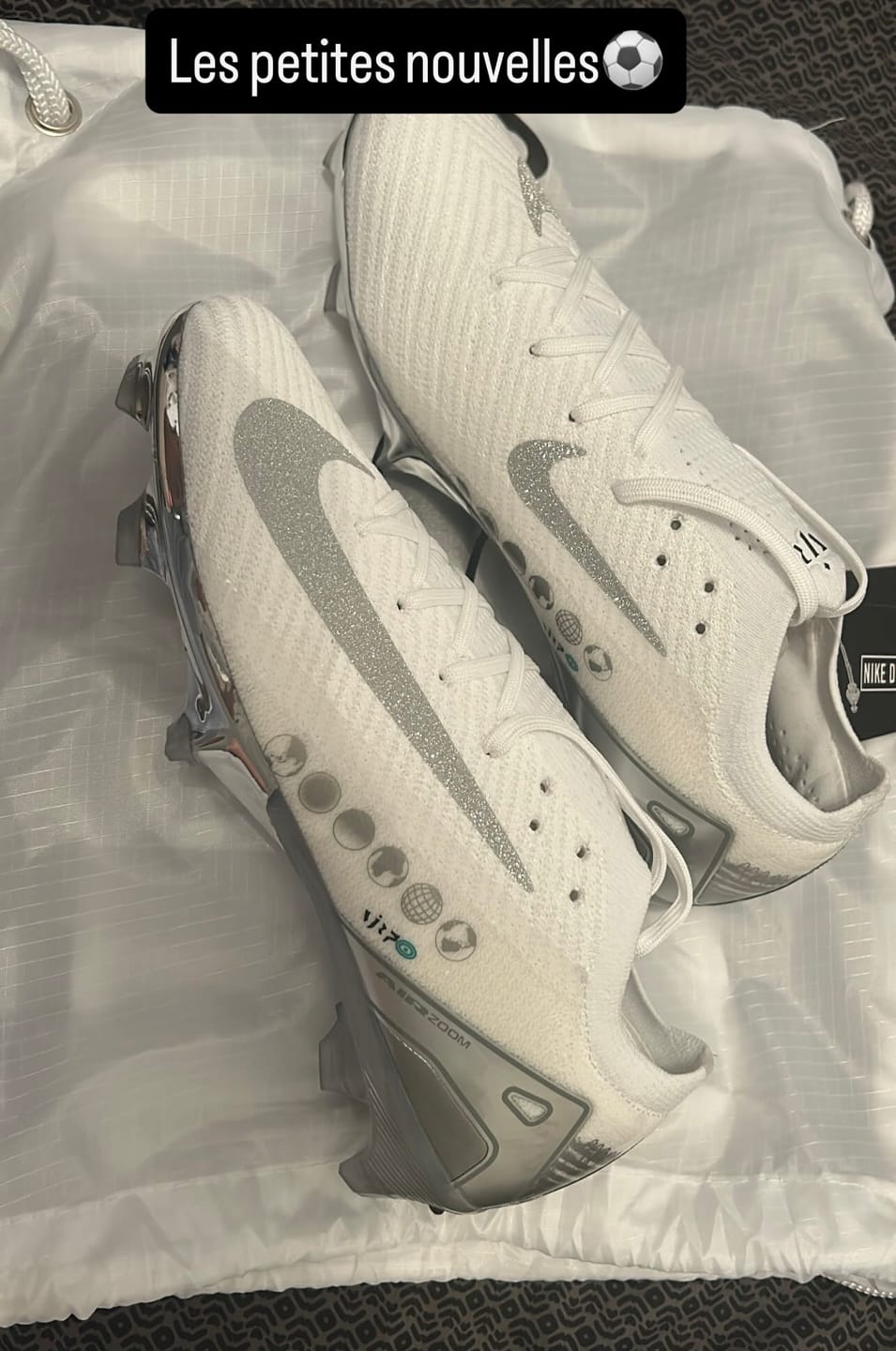 Customer photo review of Vapor 10 Vinicius Trophie The Best FG - Blanc/Argent