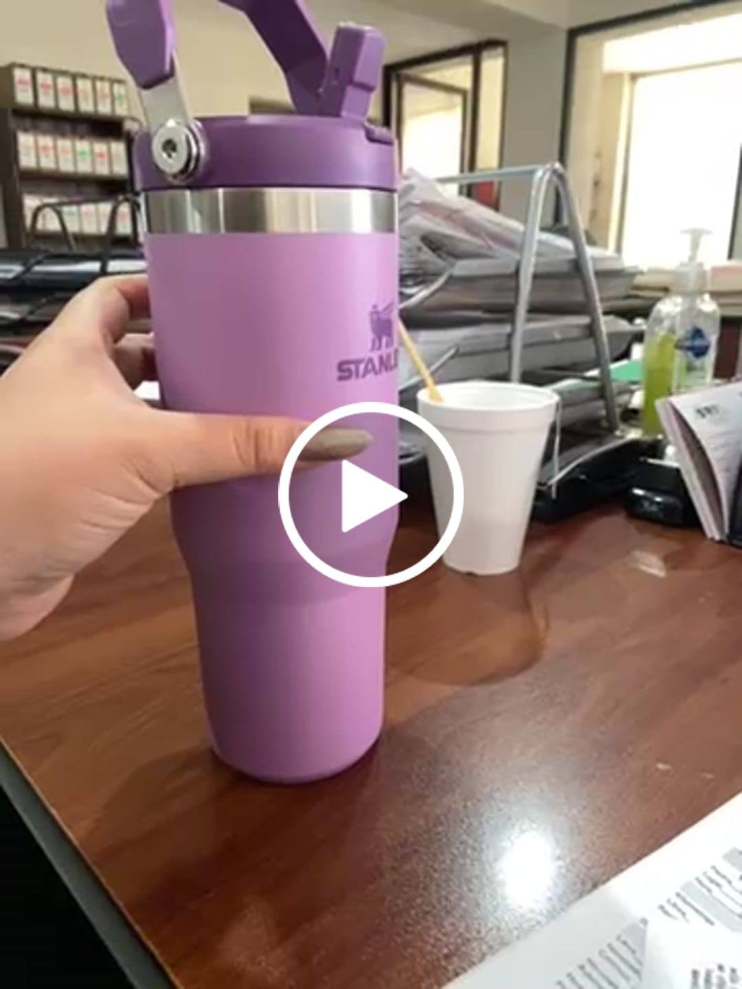 Customer video review of Stanley IceFlow™ Flip Straw Tumbler | 887ml