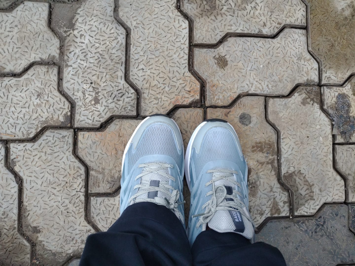 Customer photo review of Bacca Bucci HELIX Men's Low-Top Casual Athleisure Shoes