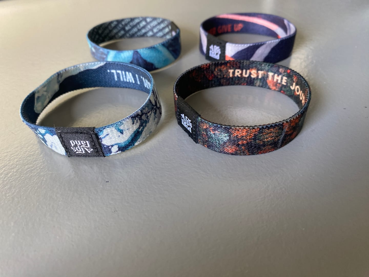 Customer photo review of Never Give Up - Elastisches Armband