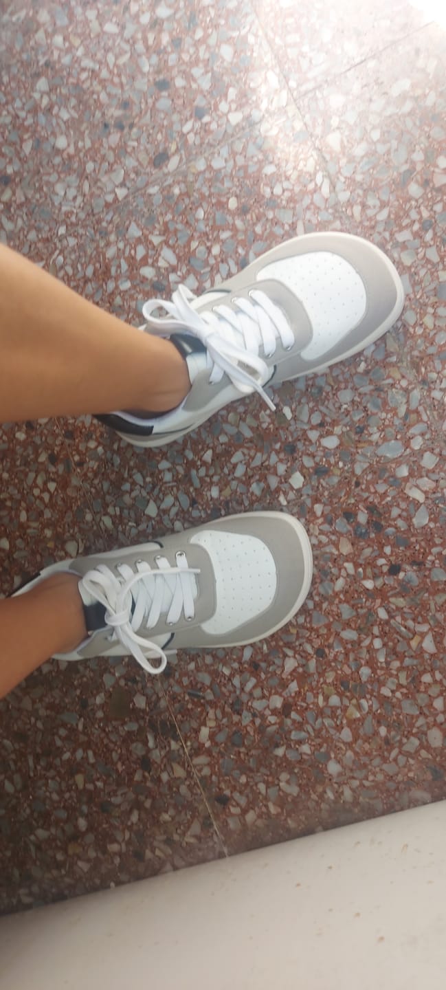 Customer photo review of Roots Urban Gris