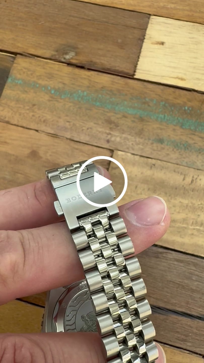 Customer video review of SEATURTLE.OCEAN(TITANIUM) - Automatic Titanium Diver Watch | Arctic/Ti-bracelet