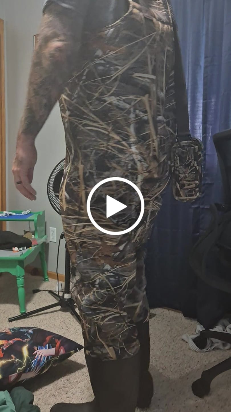 Customer video review of Seeker Insulated Duck Waterfowl Hunting 800 Gram 3M Thinsulate Neoprene Chest Waders