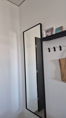 Customer photo review of דלת מראה להסתרת ארון חשמל