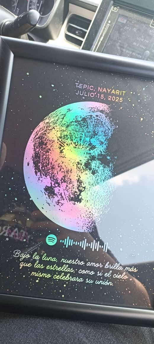 Customer photo review of Mapa Lunar Holográfico