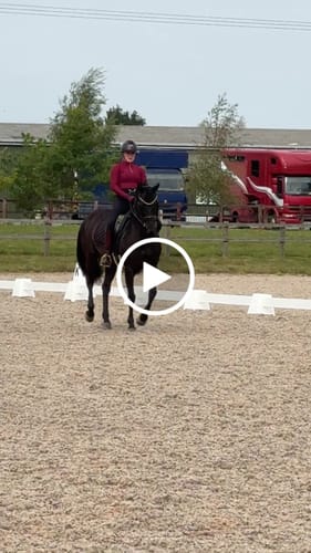 Customer video review of KYLIE - BASE LAYER LONG SLEEVE | ROSE BERRY CRYSTAL