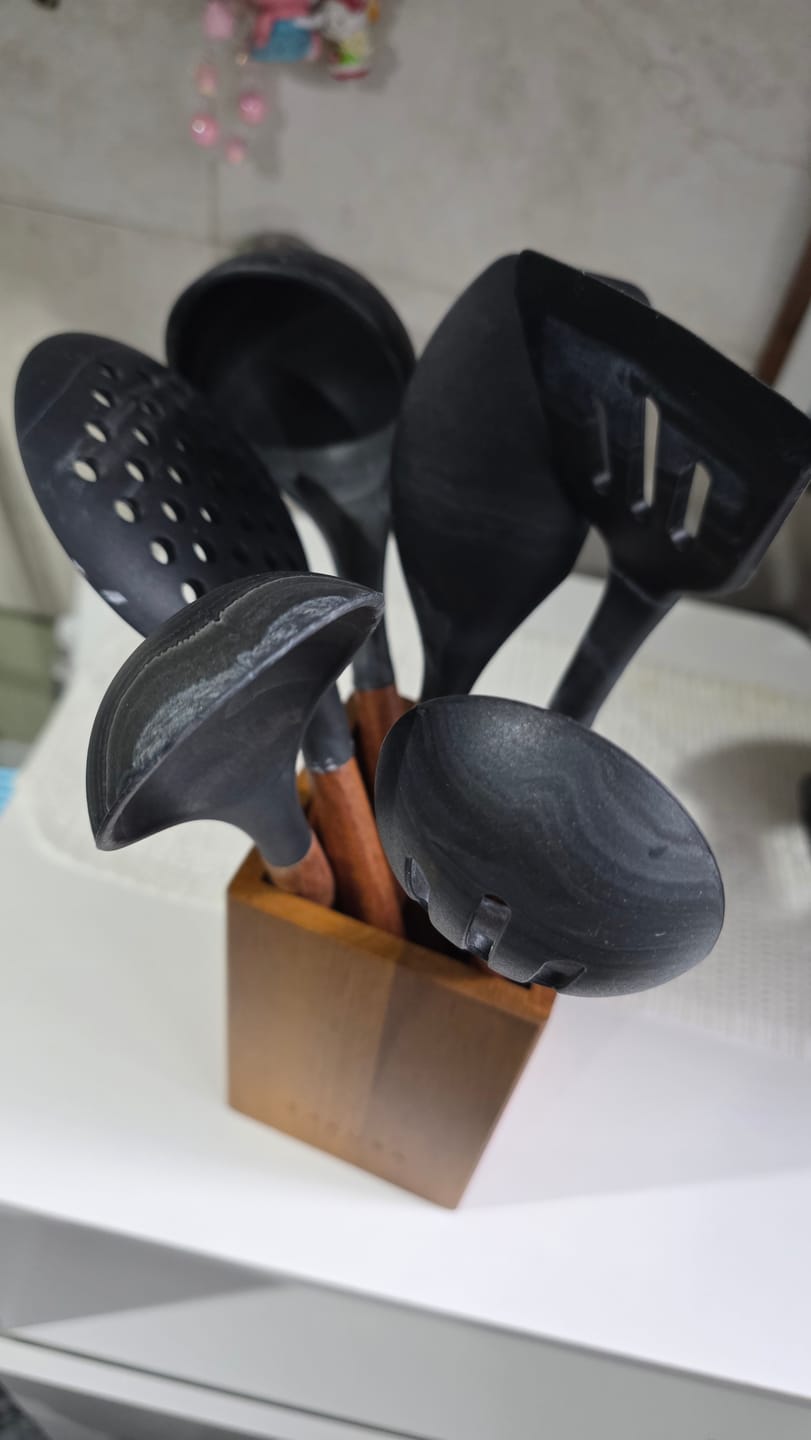 Customer photo review of Set De 7 Piezas Sakura Phuket De Acacia + Silicona Marmolada Black - Porta + 6 Utensilios