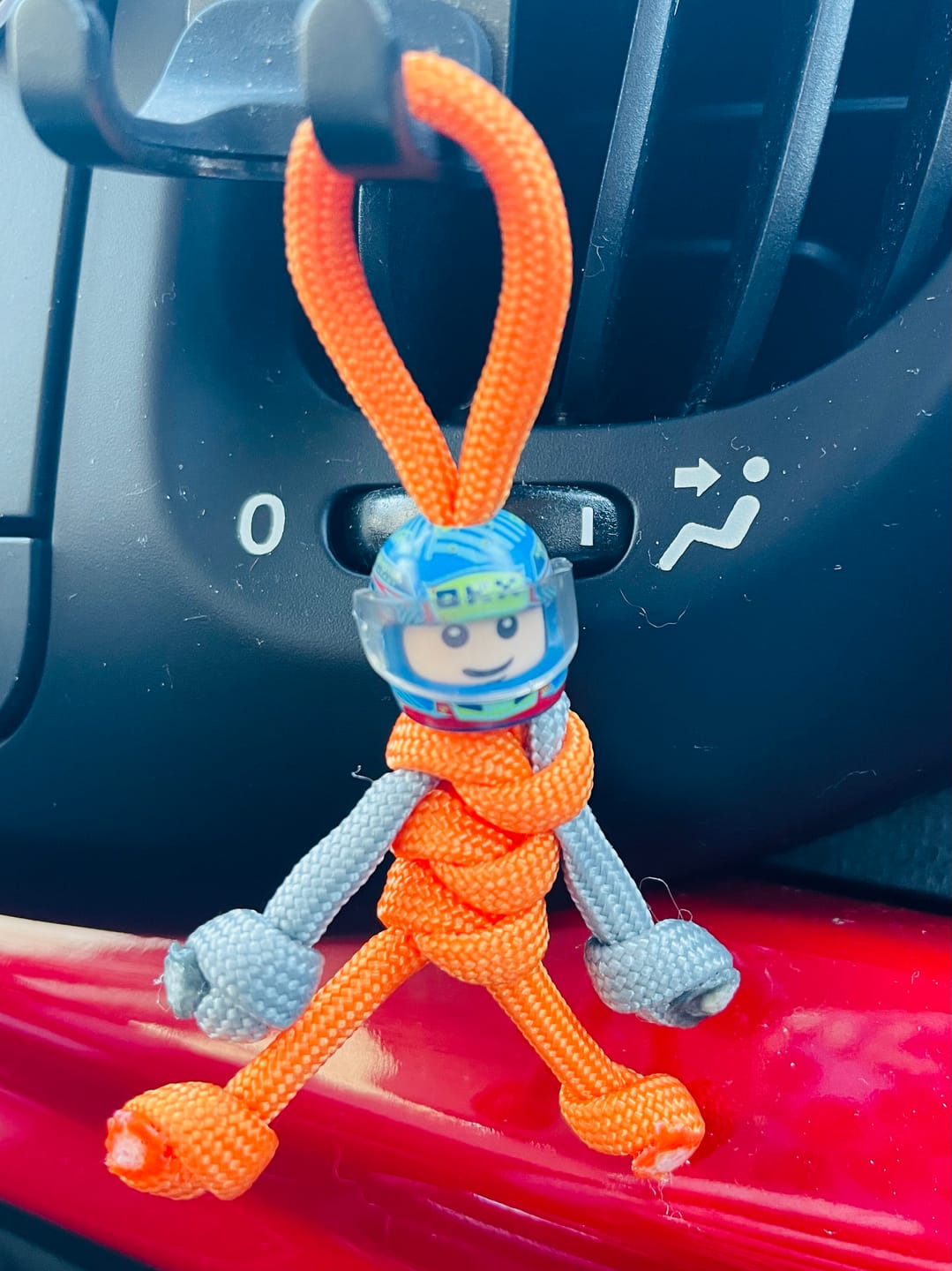 Customer photo review of Limited Edition Oscar Piastri Racing Paracord Buddy Keychain