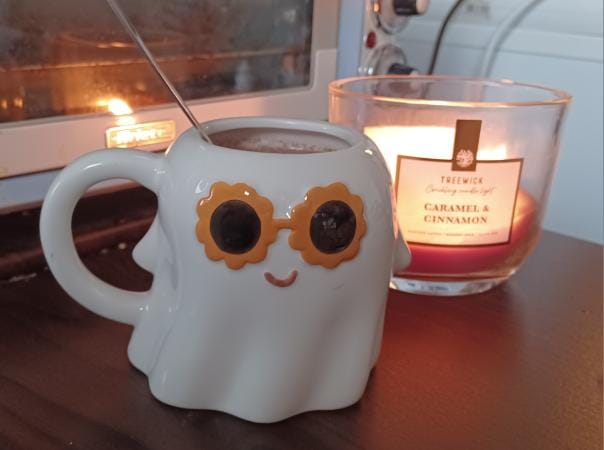 Customer photo review of Süße Geister-Tasse mit Sonnenbrille – Perfekt für Summerween & Halloween